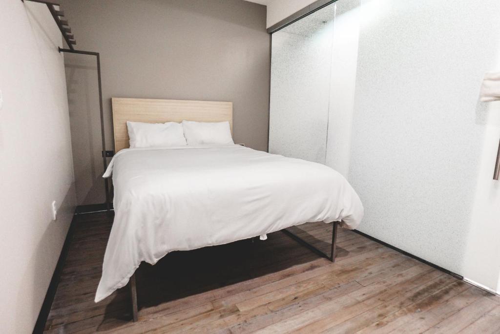 SOVA Micro-Room & Social Hotel image