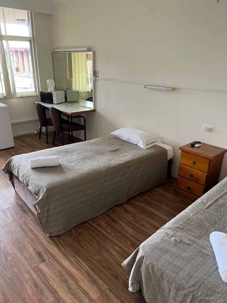 Crown Hotel Motel photo 4