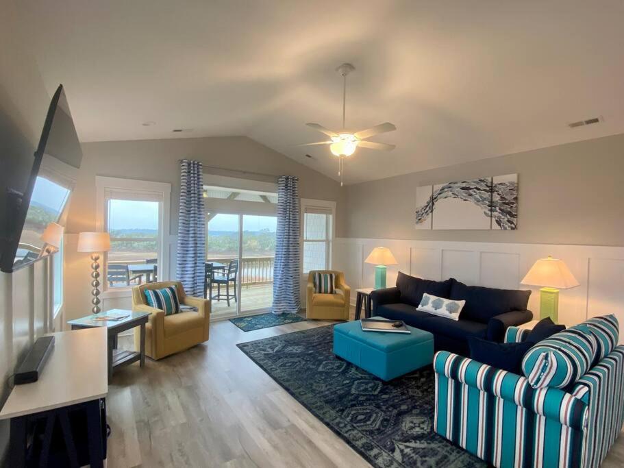 *NEW LISTING!* Surf City 3 Bed/3 Bath Townhome Beach Vacation Getaway! image