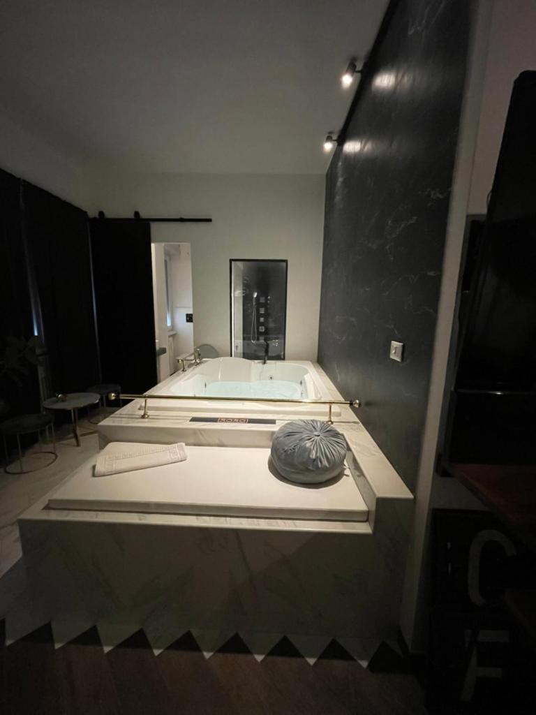 Royalroom-relaxing spa & luxury apartments photo 1