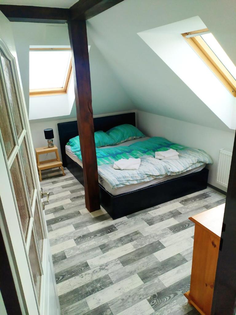 Podkrovní apartmán v přírodě, vhodný k relaxaci i na služební cesty photo 1