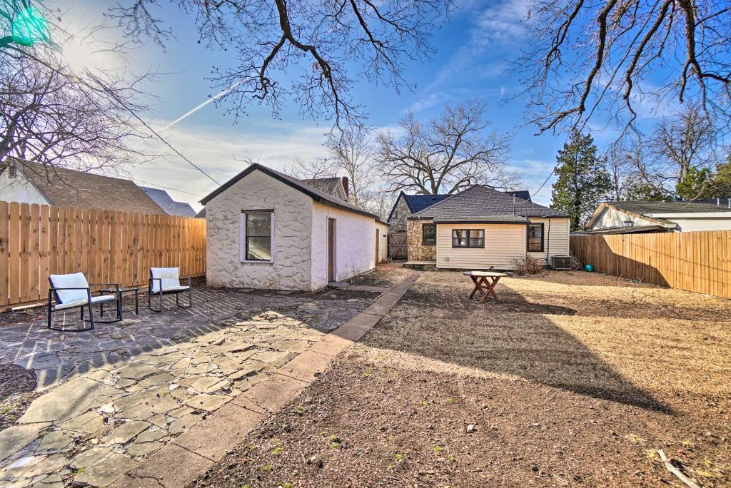 Charming Lawton Home with Private Fenced Yard! photo 2