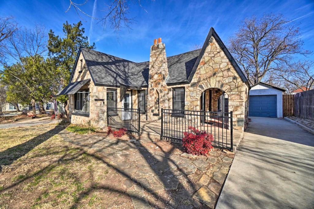 Charming Lawton Home with Private Fenced Yard! photo 1