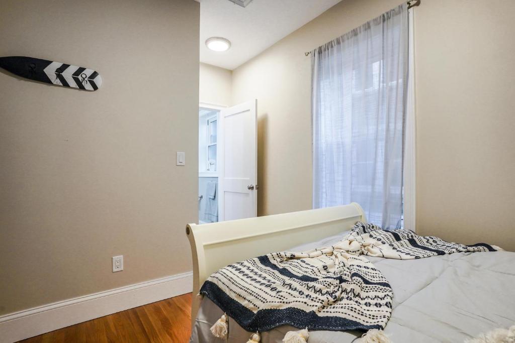 Modern 3BR 2BH Apt Near MGH photo 2