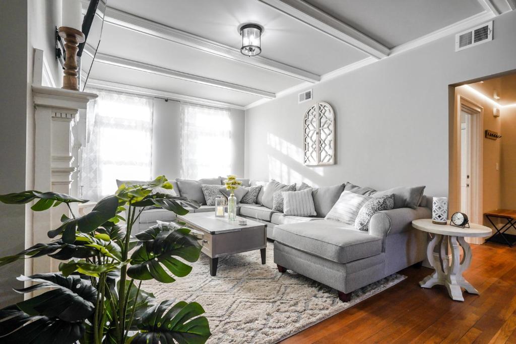 Modern 3BR 2BH Apt Near MGH