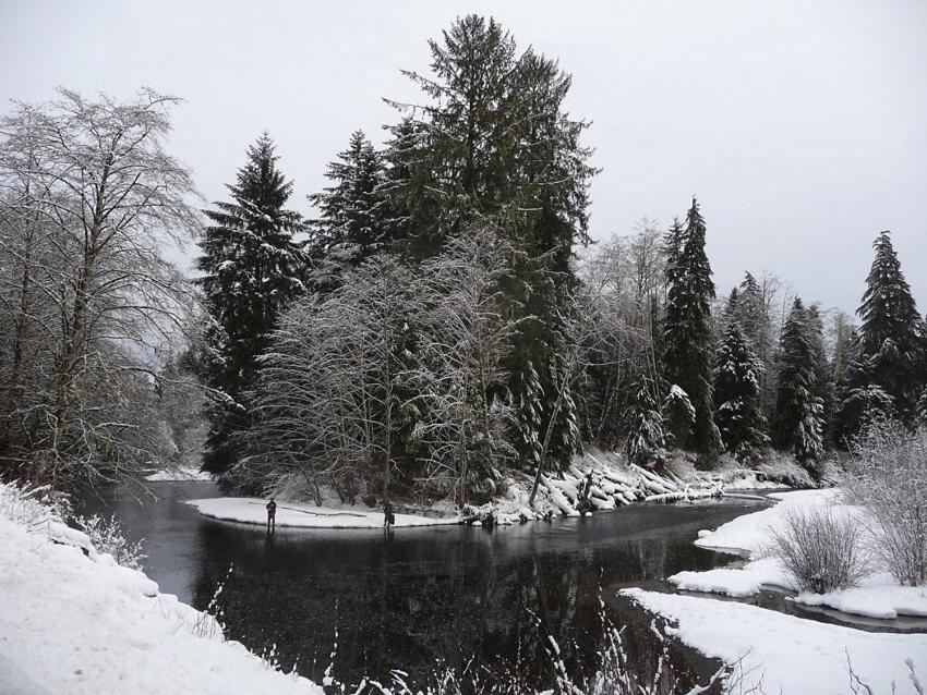Pioneer Inn by the River photo 1