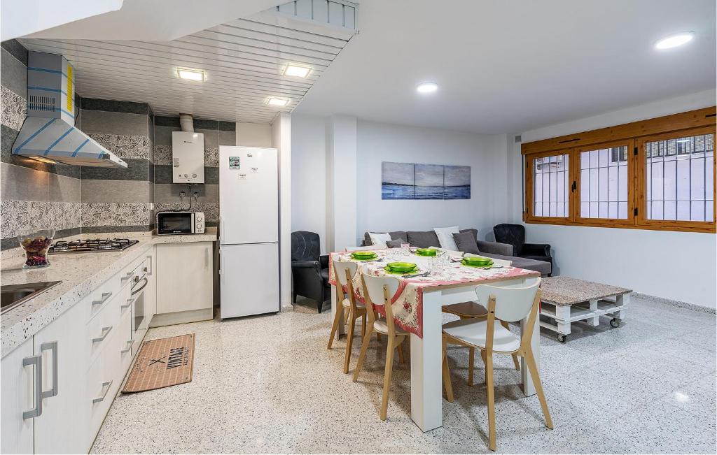 Amazing Home In La Mamola With 4 Bedrooms photo 3