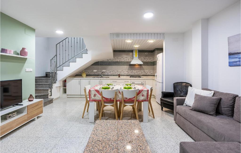 Amazing Home In La Mamola With 4 Bedrooms photo 4