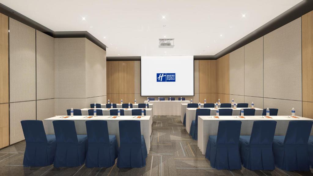 Holiday Inn Express Chongqing Caiyun Lake, an IHG Hotel photo 3