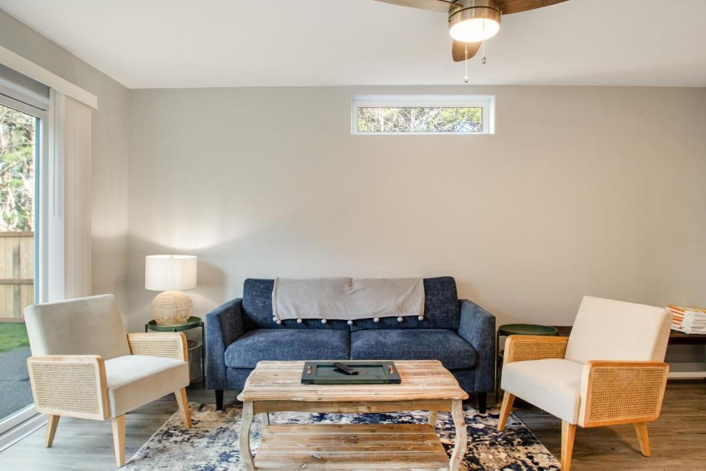 Surf Street Townhome photo 2