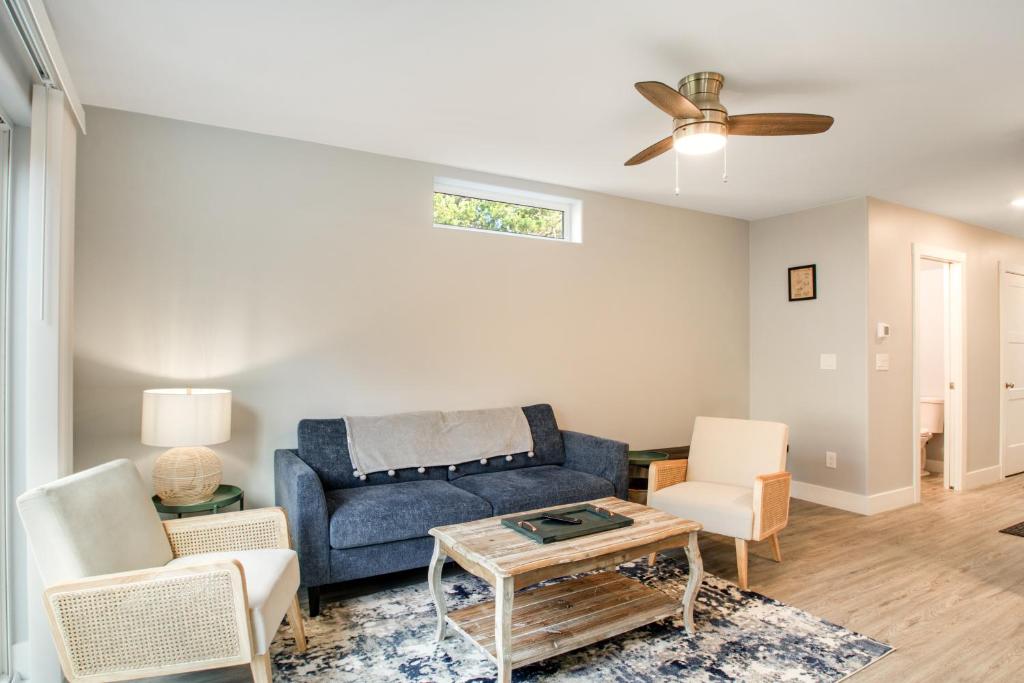 Surf Street Townhome photo 3