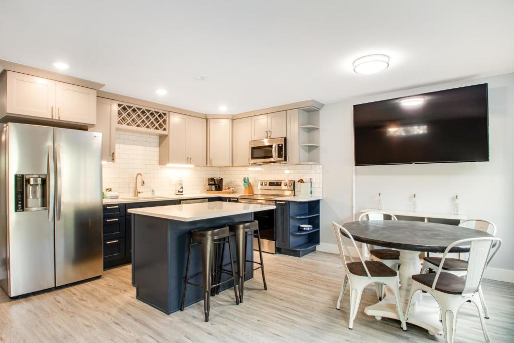 Surf Street Townhome photo 4