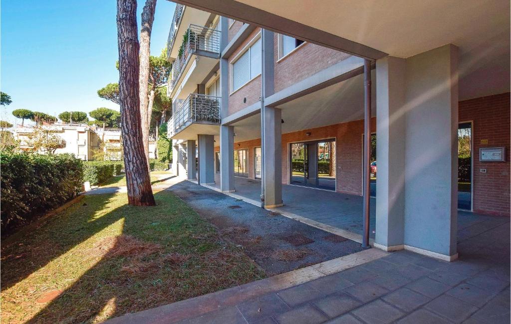 Beautiful Apartment In Lido Di Camaiore With 1 Bedrooms photo 3