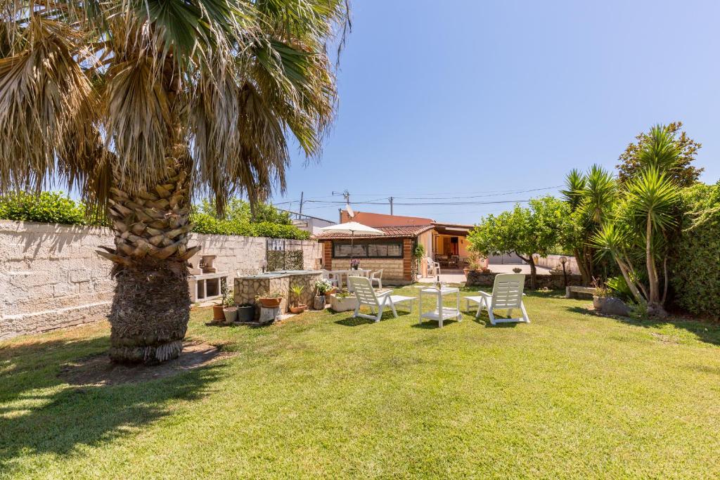 Margaret house 100 meters from the sandy beach, parking & wifi photo 3