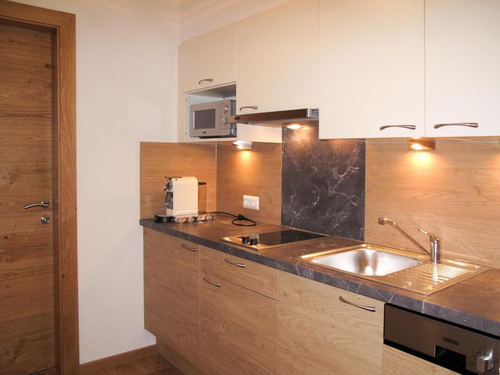 Apartment Alpenherz - PTZ430 by Interhome photo 3