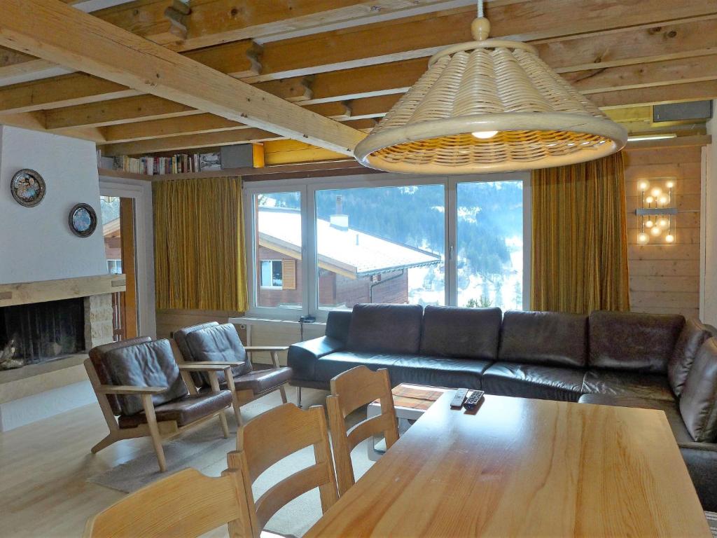 Apartment Chalet Casa Almis 5 by Interhome photo 4