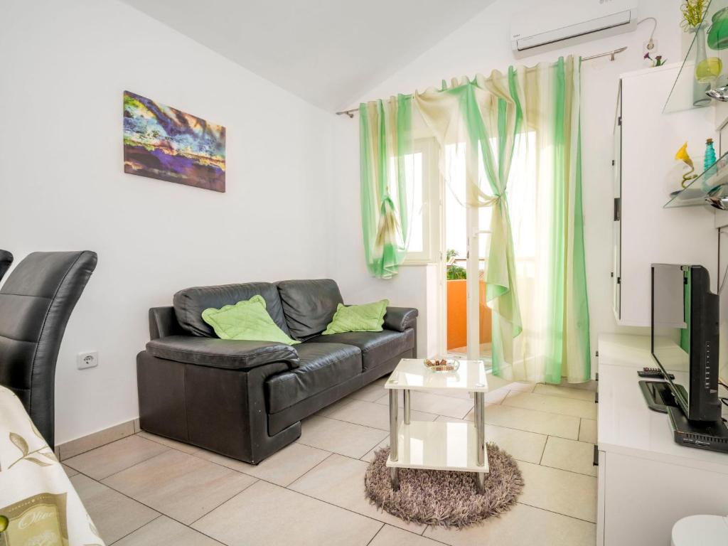 Apartment Andrea-2 by Interhome photo 3