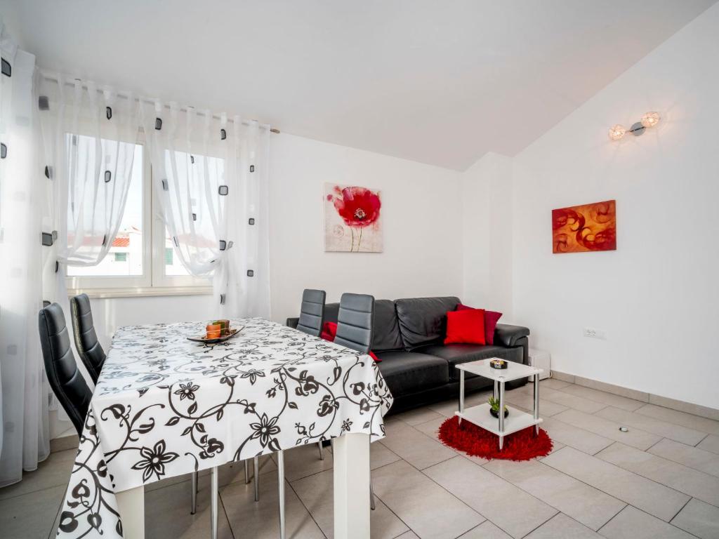 Apartment Andrea-3 by Interhome photo 2
