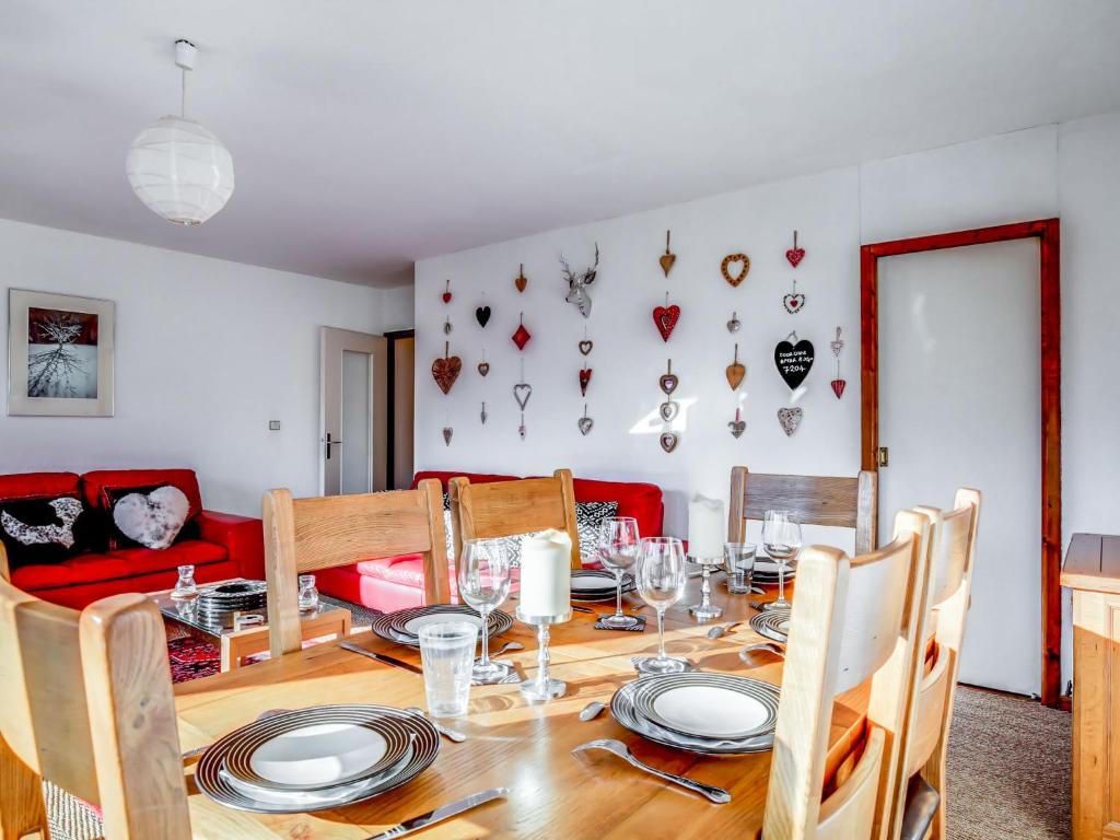 Apartment Fleurs des Alpes-1 by Interhome photo 2