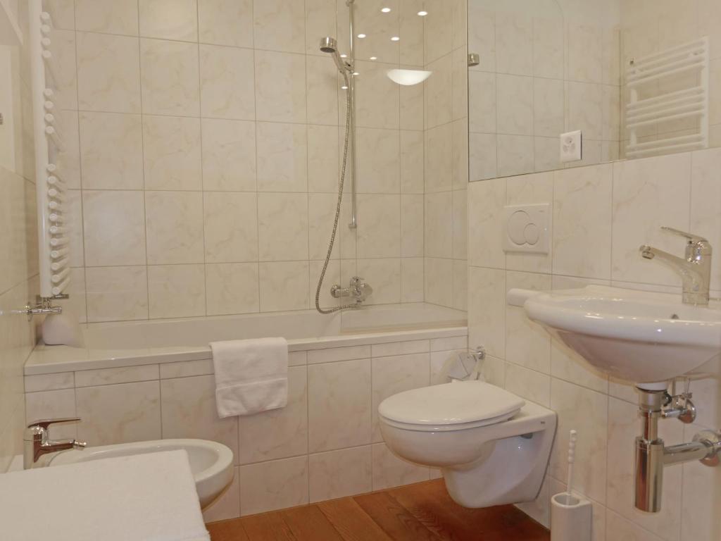 Apartment Chesa San Bastiaun B5 by Interhome photo 3