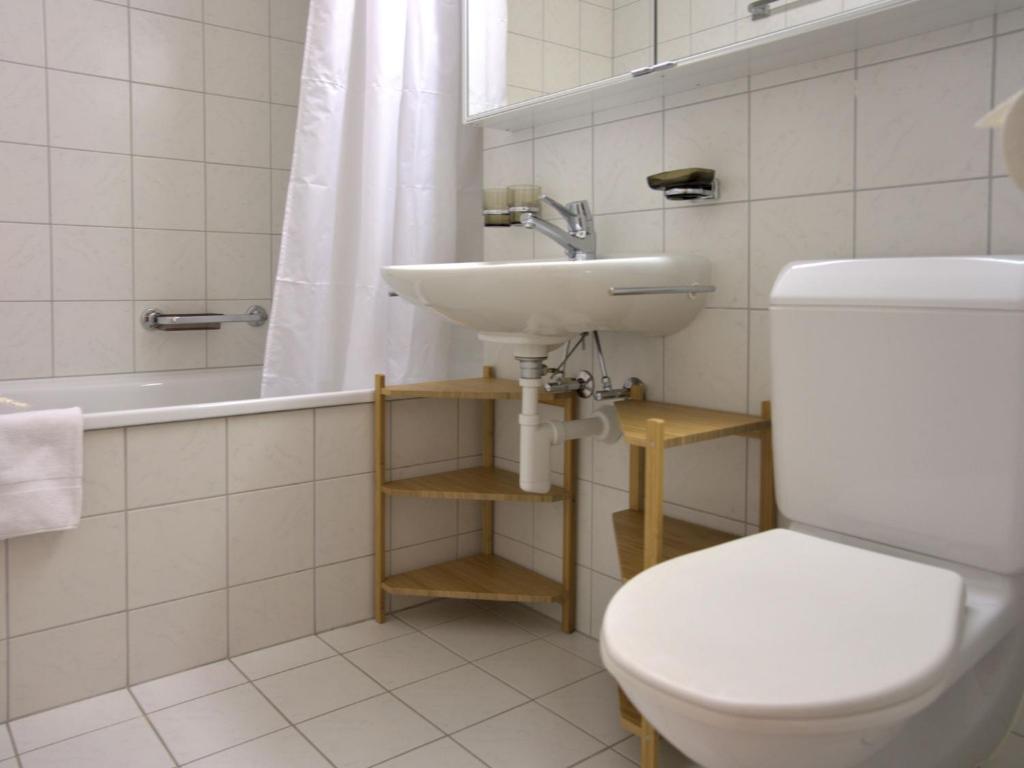 Apartment Chesa Ginellas by Interhome photo 3