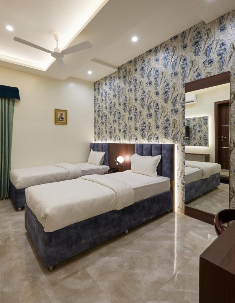 Hotel Rose Gold