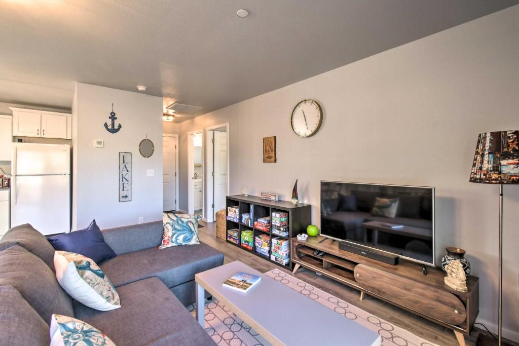Canal Cottage Retreat with Dock and Waterfront Views photo 3