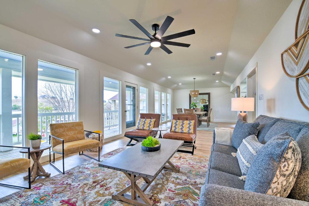 Lake Dayz Granbury Retreat with Private Dock! photo 4