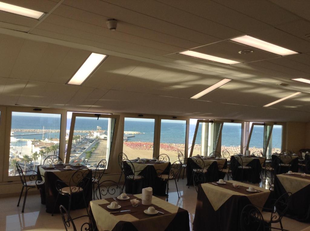 Hotel Borgo Marina photo 3