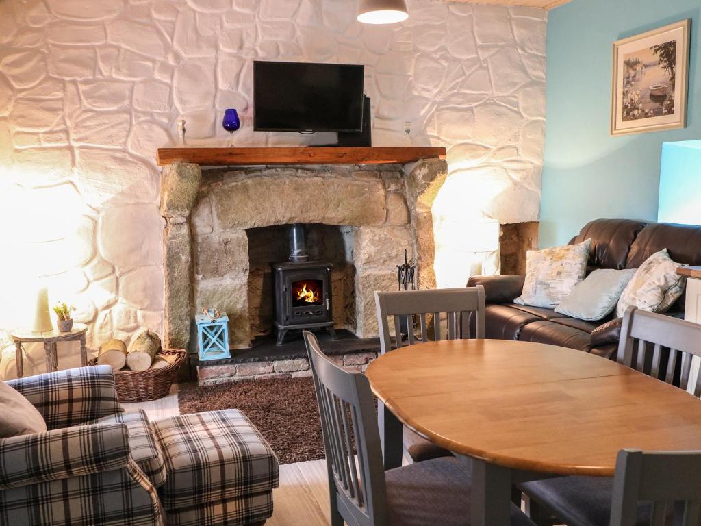 Mary Larkin's Cottage - Tap to explore photos