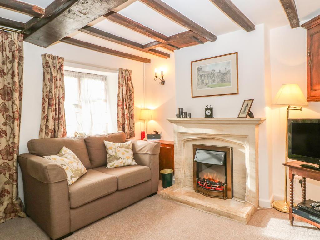 Wadham Cottage - Tap to explore photos