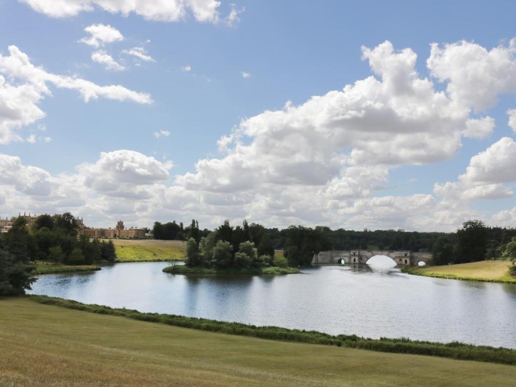 Blenheim Edge, The Causeway - Tap to explore photos