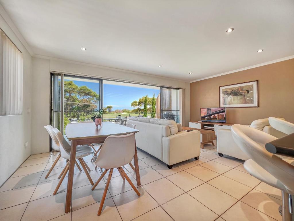 Seachange Apartments Merimbula photo 1