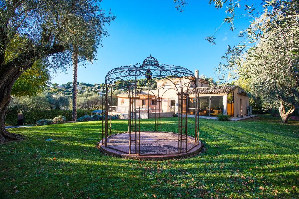 Serene Luxurious Hillside Villa near Cannes photo 2