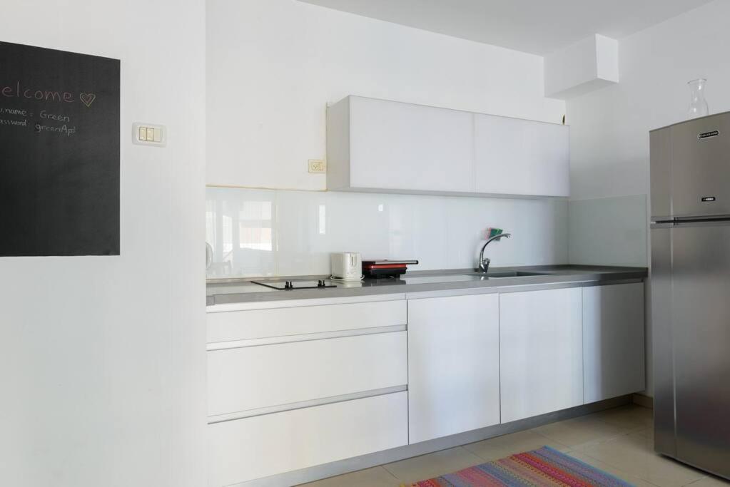 Green Gordon Beach Apartment photo 2