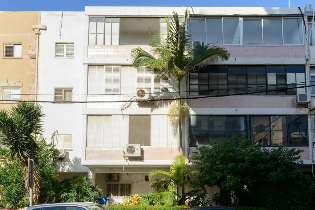 Green Gordon Beach Apartment photo 3