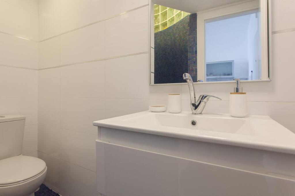 Yellow Gordon Beach Apartment photo 2
