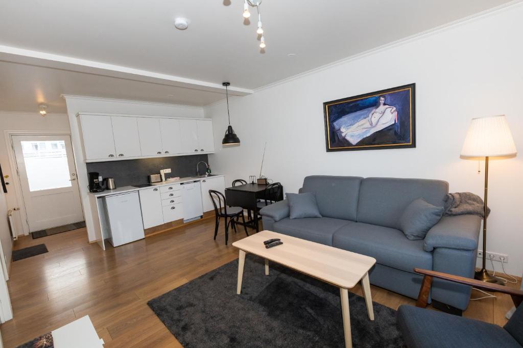 Central Apartment with Two bedrooms and Balcony- Strandgata 9 photo 2