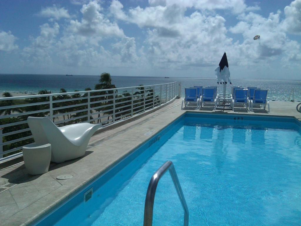 Strand Ocean Drive Suites image