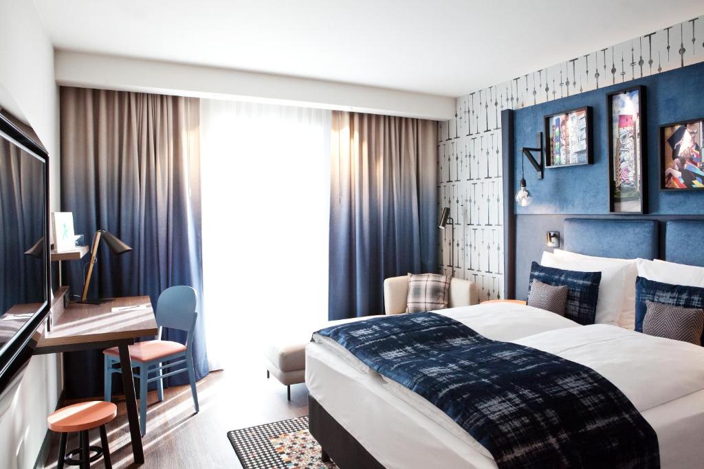 Hotel Indigo Berlin - East Side Gallery photo 1