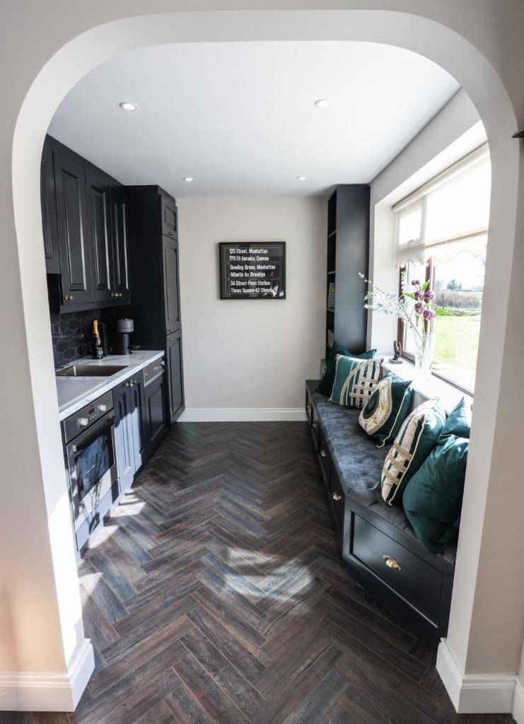 Luxury 2 bed 5 mins from Carrick next to Waterfall photo 4