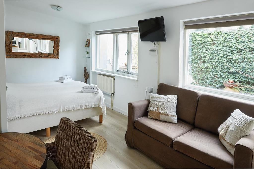 Guest House Aquarius Room Type - Double Room with Terrace