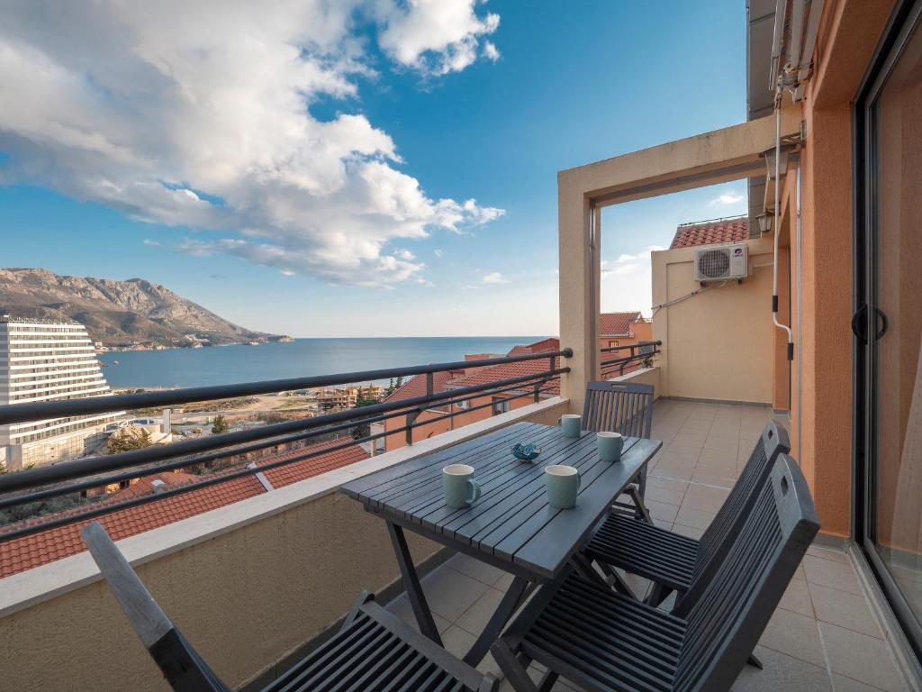 Sea view Two bedroom Family Apartment with pool - Sunset Ivanovići photo 3