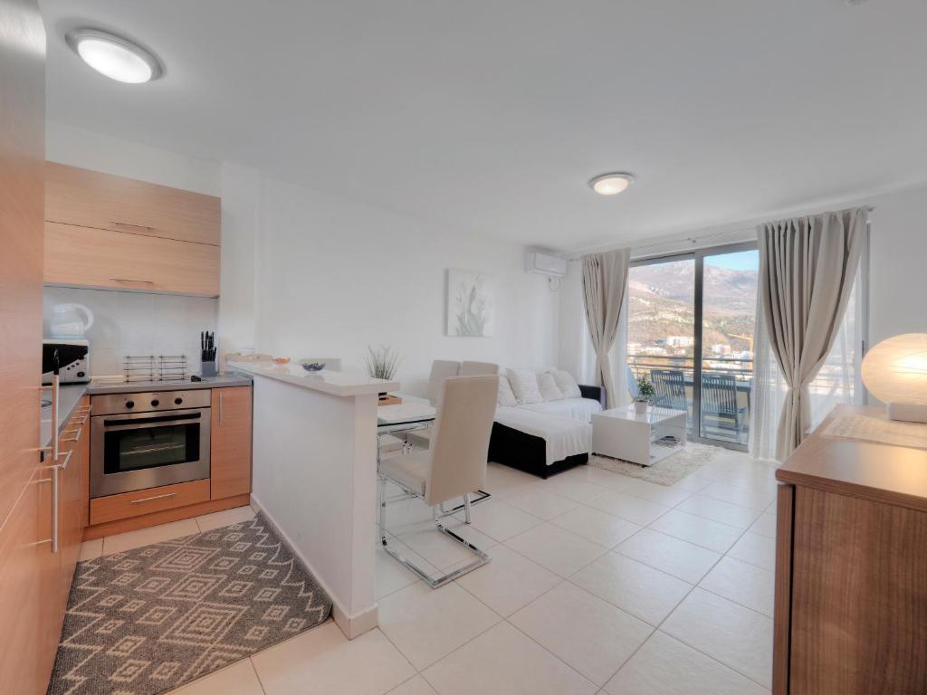 Sea view Two bedroom Family Apartment with pool - Sunset Ivanovići photo 1