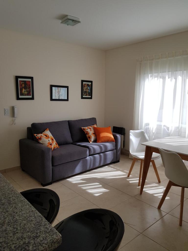 Departamento en Mendoza confortable y tranquilo con cochera techada