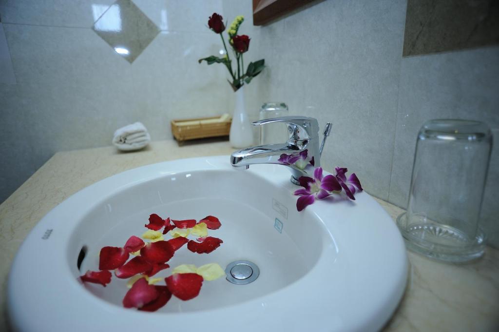 Двухместный (Улучшенный двухместный номер с 1 кроватью), Hoang Yen Hotel