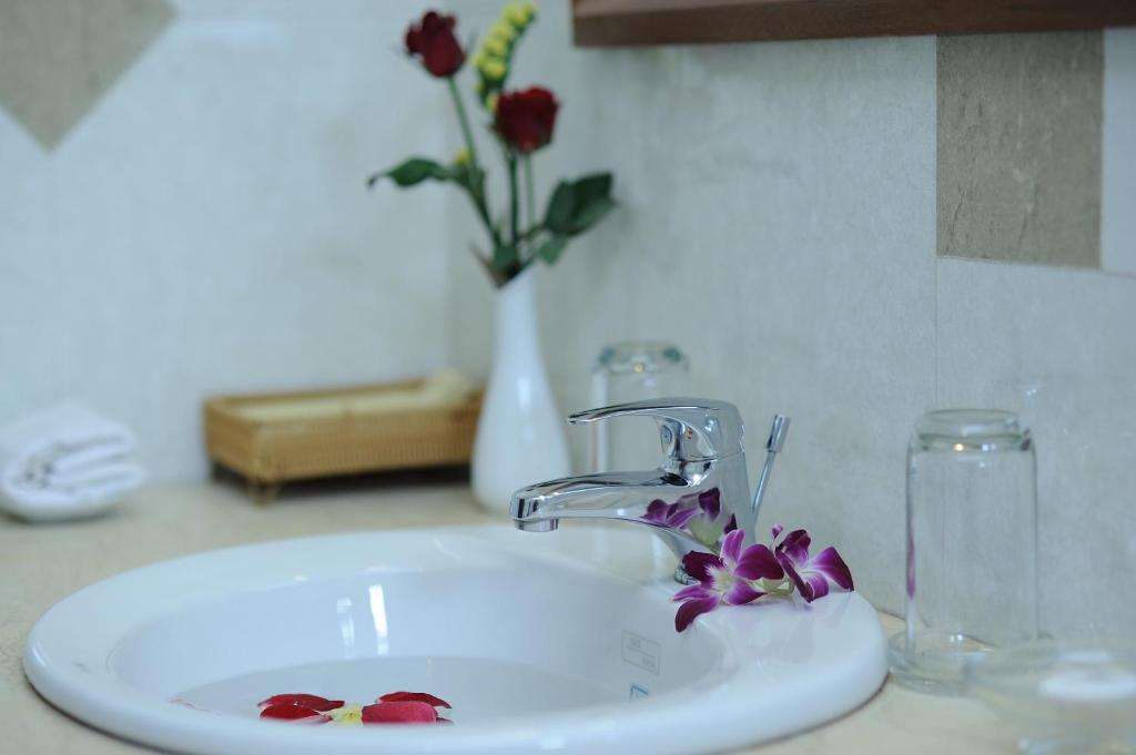 Двухместный (Роскошный двухместный номер с 1 кроватью), Hoang Yen Hotel