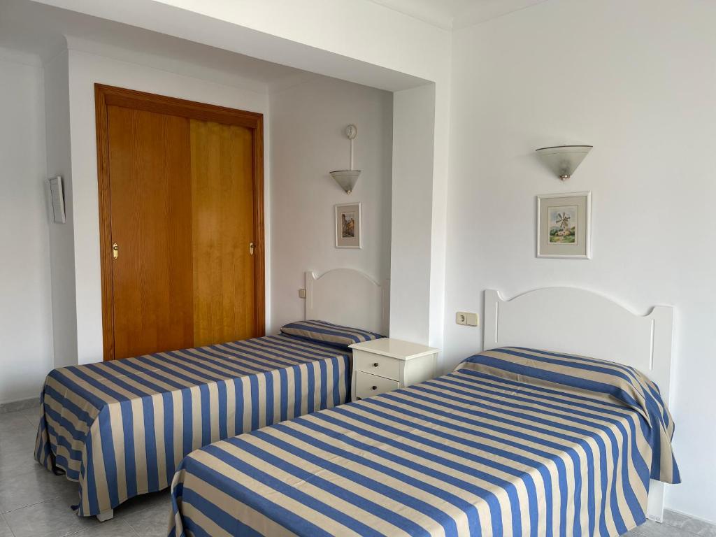 Hostal CAN GALLU photo 4