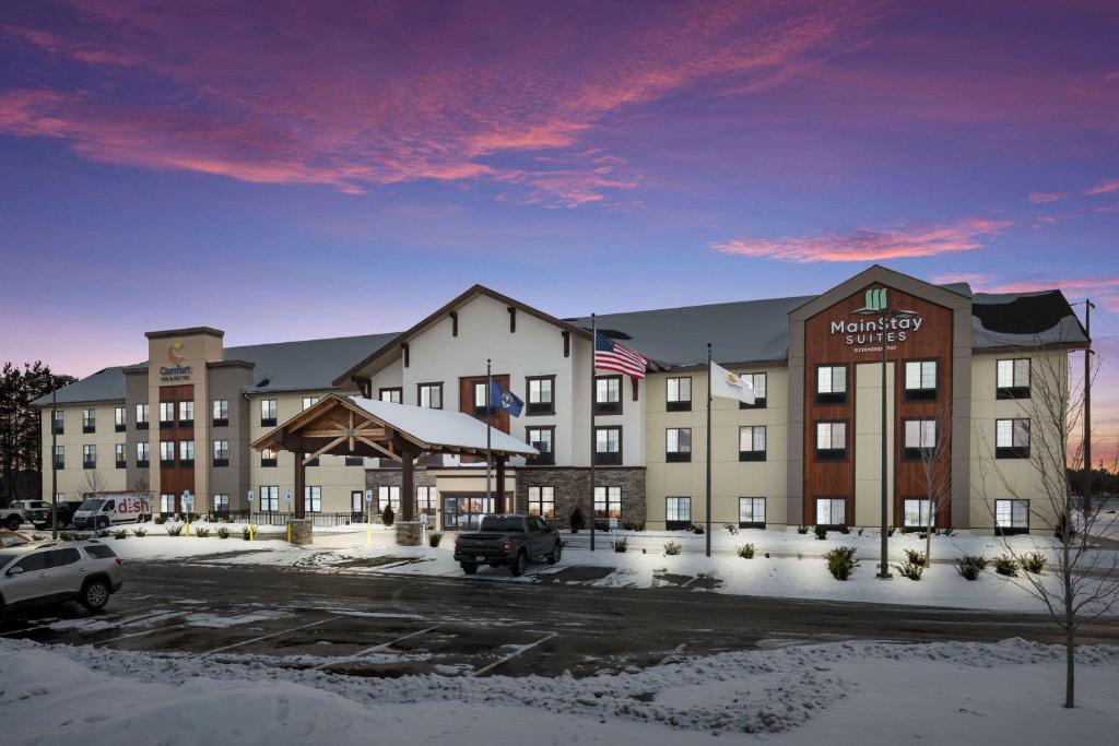 MainStay Suites Gaylord image