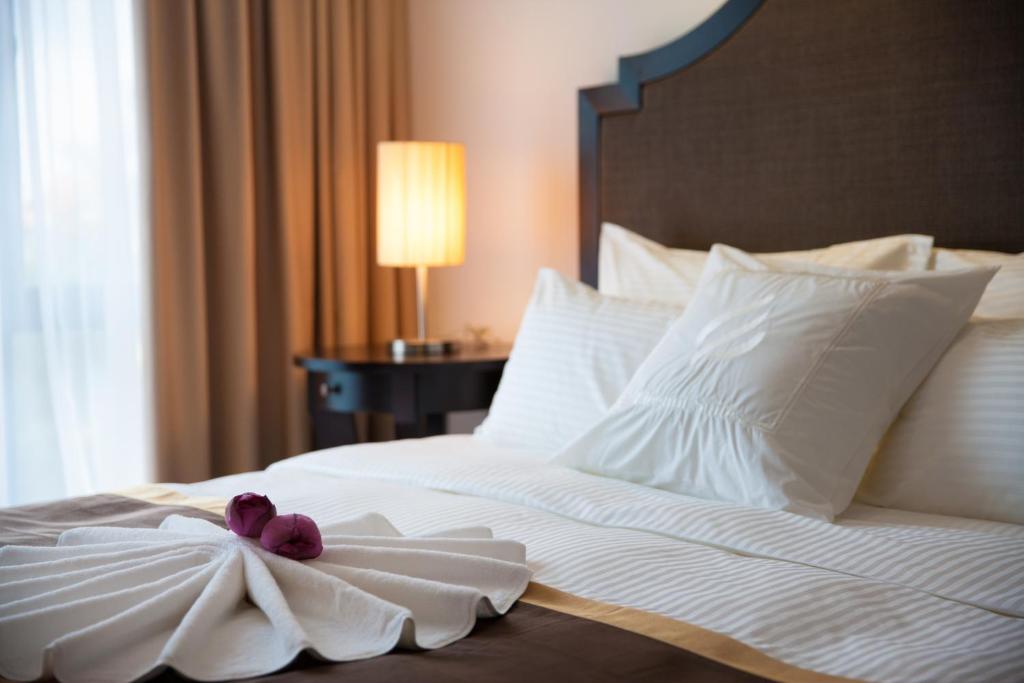 Студио (Номер-студио с балконом и видом на сад), Elegant Suites Westlake